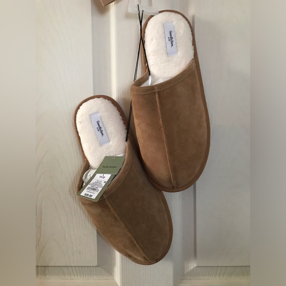 Cozy Brown Goodfellow & Co Men’s House Slippers with Sherpa Lining NWT